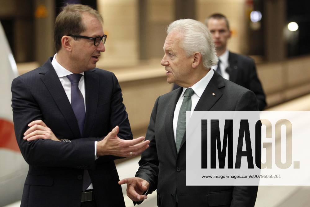 PK the Germans Rail at the Berlin Central station, presentation the digital Future the DB in Berlin, with Railway boss Ruediger Pit and Federal Minister Alexander Dobrindt, Improvements the digital Infrastructure, Internet at Train, Berlin Germany, Germany