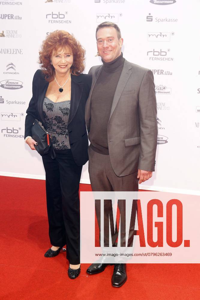 Regina Thoss and Son Bernd at the Golden Hen 2013 in Berlin, Award ceremony Ostdeutscher Media prize, Red Carpet, Berlin Germany, Germany