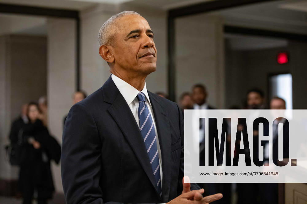 Former U.S President Barack Obama waits for an escort to the Capitol Rotunda for the 60th Presidential Inauguration on Capitol Hill, January 20, 2025 in Washington, D.C. This is only the second time in history that the presidential inauguration has been held indoors due to weather. Washington United States of America - ZUMAp138 20250120_zaa_p138_012