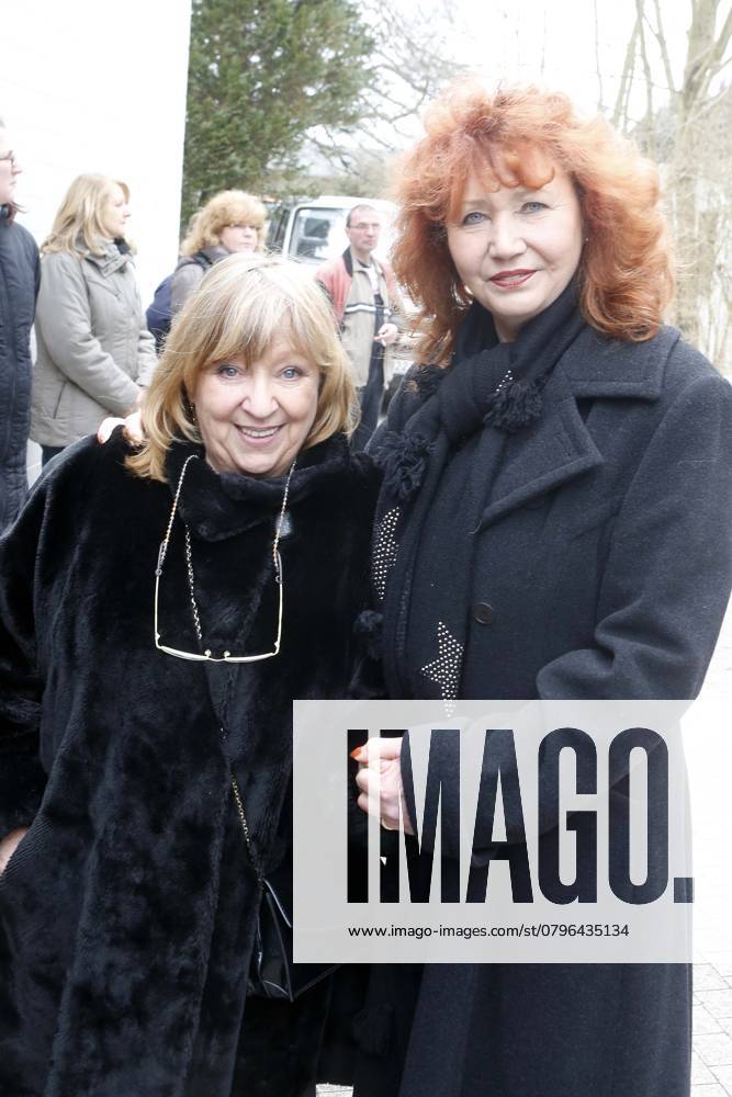 Funeral service for Reinhard Lakomy in Berlin, with Angelika Man and Regina Thoss, Berlin Germany, Germany