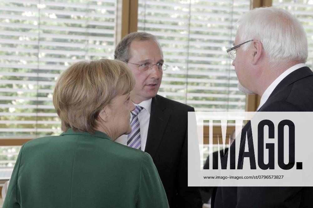 Federal Executive Committee meeting the CDU to the State election in Schleswig Holstein in the CDU Head office in Berlin, Konrad Adenauer House, with Federal Chancellor Angela Merkel, Candidate Jost de Jager, and Peter Harry Carstensen, Berlin Germany, Germany