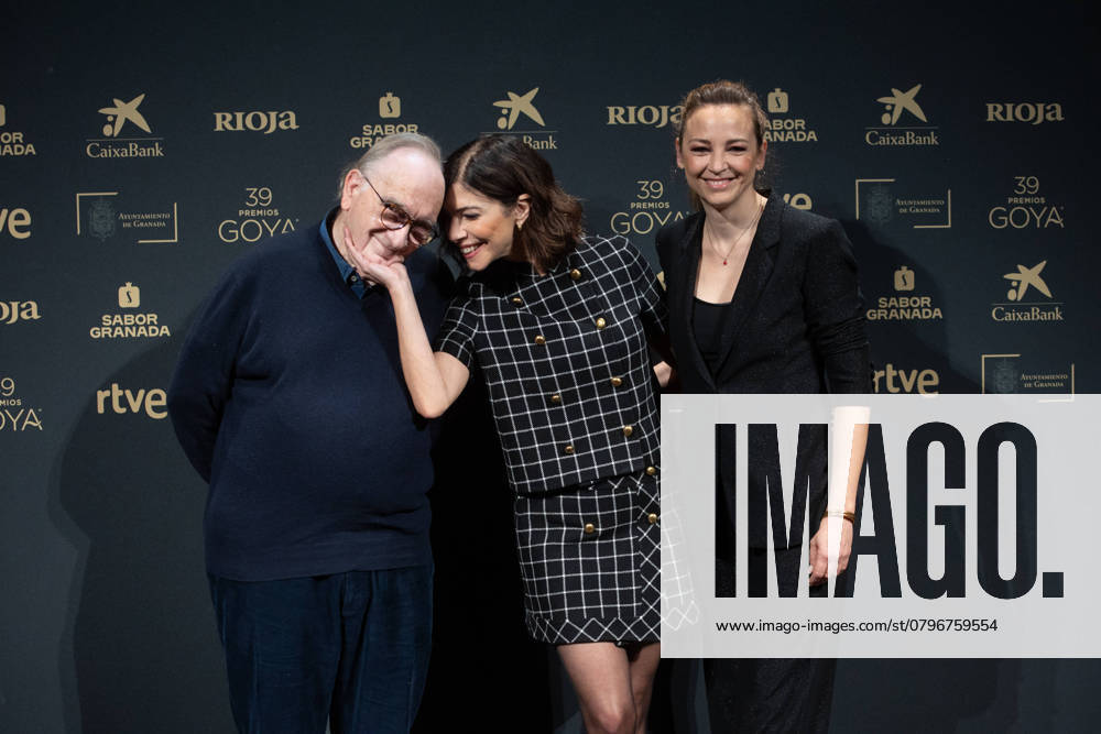 Goya Awards 2025 presenters and actresses, Maribel Verdú and Leonor Watling, and the director of the Film Academy, Fernando Méndez Leite, attend to the media two weeks before the Goya Awards 2025 gala, at the Film Academy, January 22, 2025, in Madrid Spain The 39th edition of the Goya Awards, presented by the Academy of Motion Picture Arts and Sciences of Spain, will be held in Granada on February 8, 2025 JANUARY 22, 2025 Alejandro Martínez Vé Spain