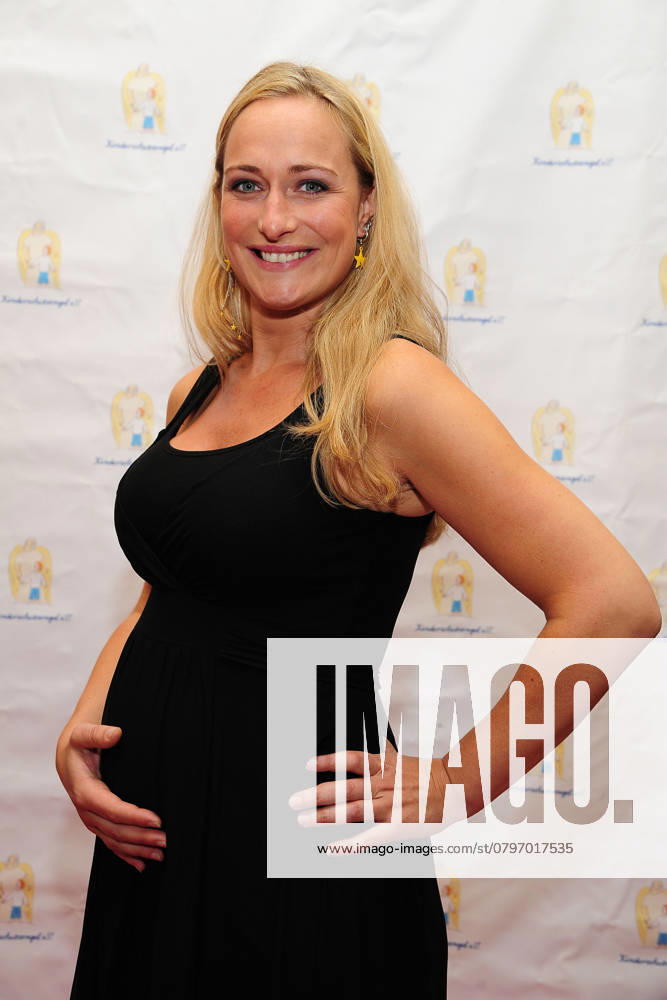 Eva Mona Rodekirchen, pregnant at the Gala Midsummer Nights Dream, Gala the Kinderschutzengel n Berlin,gala, child protection,angel Berlin Germany, Germany