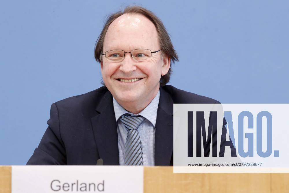 Hans Ulrich Gerland, Manager Civil servant, at the Military Commissioner of Germans Bundestag, Press conference in the Federal press conference in Berlin, presentation of Annual report 2020, Berlin Germany, Germany