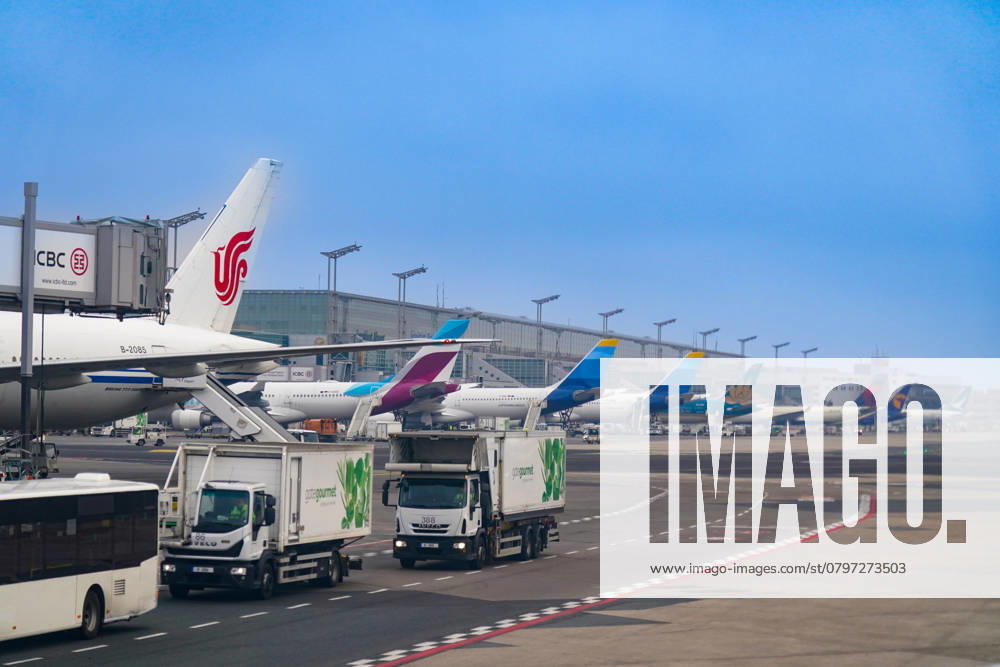 Frankfurt am Main, Germany, Europe, airport, Air China, Vietnam Airlines, Lufthansa, Cathay Pacific, air traffic, international airlines, ground handling, logistics, Gate Gourmet, air freight, airport operations, baggage handling, security checks, travel t