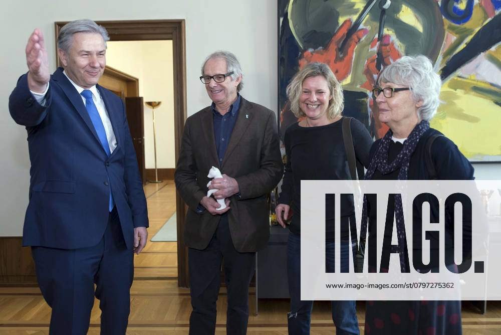 Klaus Wowereit Received Director Ken Loach, Preistraeger Berlinale Ehrenbaer 2014, and its Woman Lesley Ashton and Subsidiary Emma Loach at Red City Hall in Berlin, Entry ins Guestbook the City, Berlin Germany, Germany