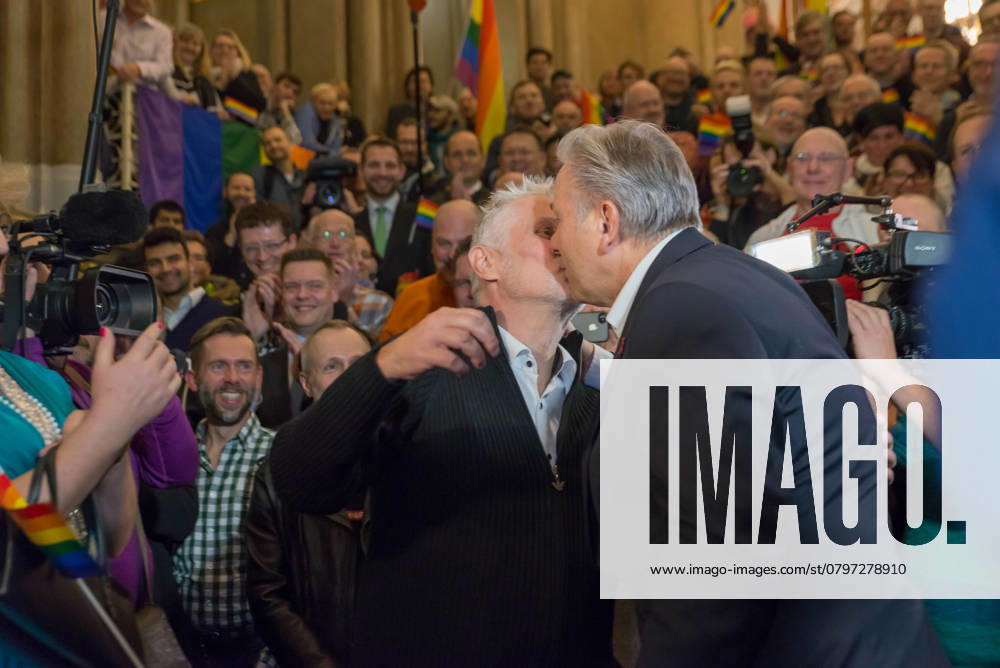 Celebration Adoption from Klaus Wowereit at Red City Hall in Berlin, Farewell party of Lesbians and gay association Berlin Brandenburg and the Berlin AIDS Help, with Life partner Joern Kubicki, Berlin Germany, Germany
