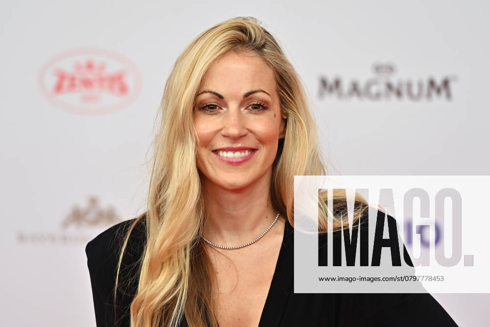 Andrea Kaiser , single picture,cropped single motif,portrait,portrait,portrait 49 German Film Ball, Red Carpet, Red Carpet, on 25 01 2024 at the H o t e l B a y e r i s c h e r H o f, M u e n c h e n