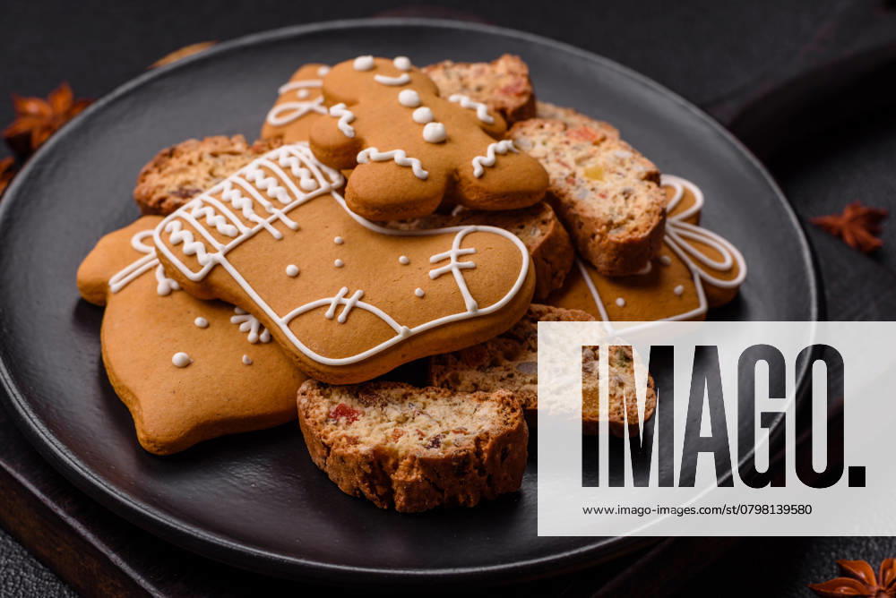 IMAGO Creative, Weihnachten, Food, Backen, Lebkuchen Weihnachts-Cantuccini mit Nüssen und kandierten Früchten, Lebkuchen Weihnachts-Cantuccini mit Nüssen und kandierten Früchten, Lebkuchen