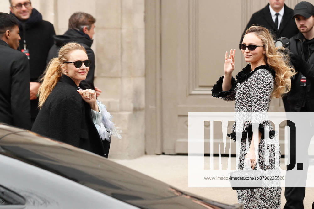 Celebrities at Chanel 2 Collection Haute Couture Spring Summer 2025 during Paris Fashion Week PFW Vanessa Paradis and daughter Lily Rose Depp Celebrities at Chanel 2 Collection Haute Couture Spring Summer 2025 during Paris Fashion Week PFW , january 28th 2025 Celebrities at Chanel 2 Fashion Show Haute Couture Spring Summer 2025 during Paris Fashion Week, january 28th 2025 Paris France