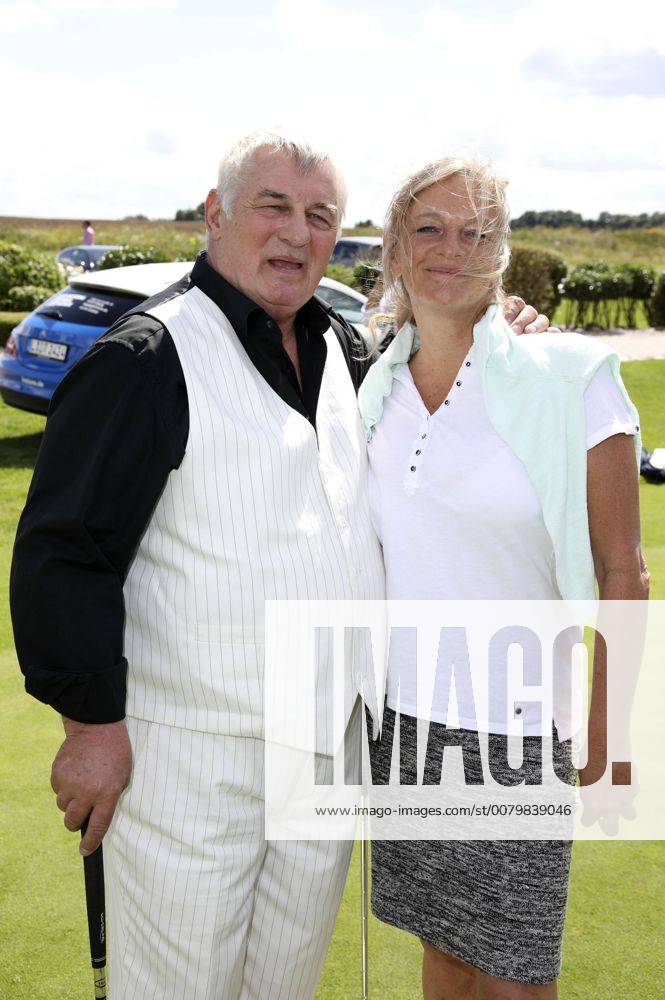 Heinz Hoenig mit Lebensgefährtin Gabriele Lechner beim 10. GRK Golf Charity Masters 2017 in der Golfanlage Golfclub Leipzig im Golfresort Machern. Leipzig, 19.08.2017 Foto:xS.xGabschx xFuturexImage