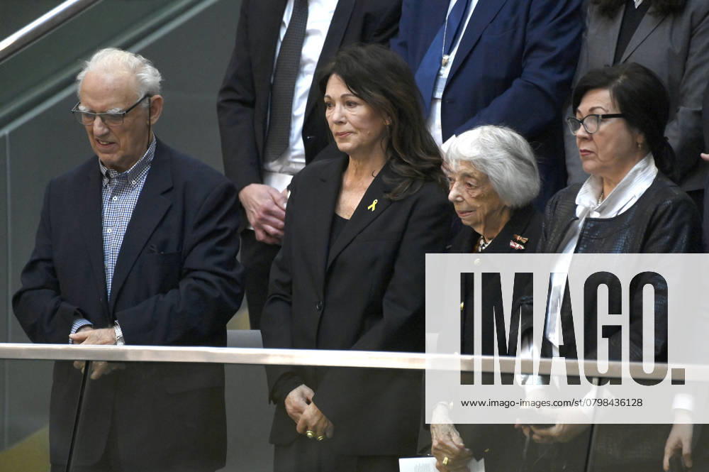 Iris Berben and Margot Friedländer at the memorial service of the German Bundestag on the occasion of the Day of Remembrance of the Victims of National Socialism in the Reichstag building Berlin, 29 01 2025 Foto:xF.xFuturexImagex gedenkstunde_5111