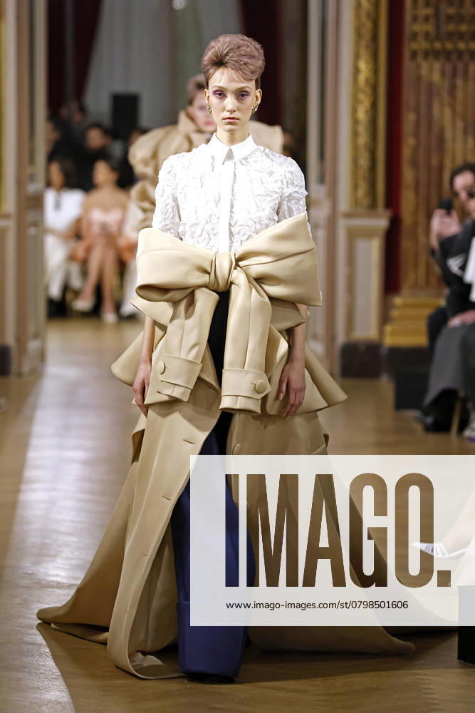 Viktor & Rolf Haute Couture spring summer 2025 Paris January 2025 Viktor & Rolf Haute Couture spring summer 2025 Paris January 2025, Credit:Zeppelin Avalon