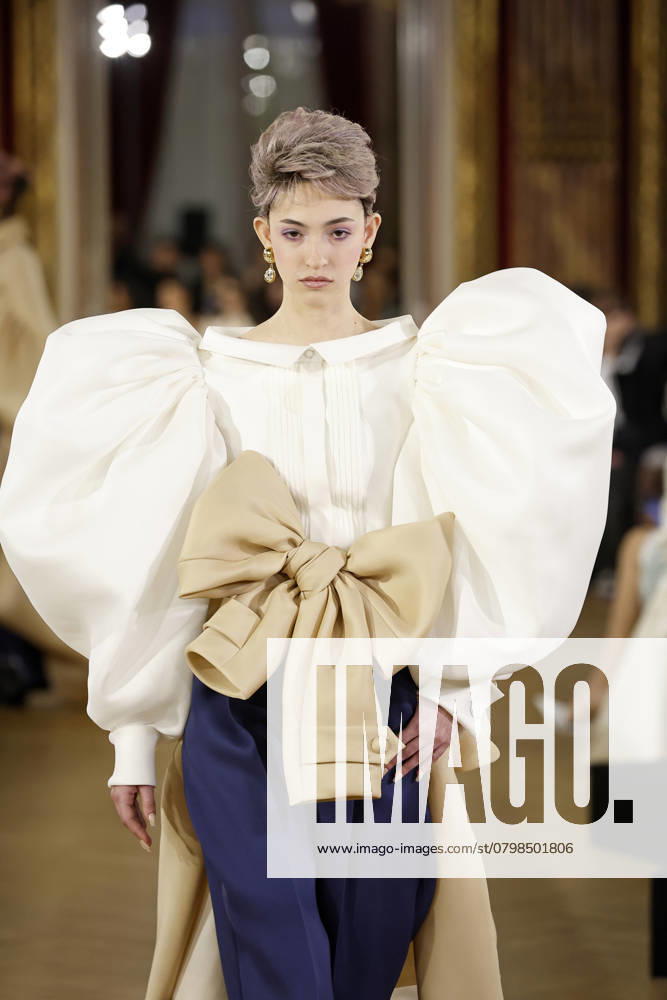 Viktor & Rolf Haute Couture spring summer 2025 Paris January 2025 Viktor & Rolf Haute Couture spring summer 2025 Paris January 2025, Credit:Zeppelin Avalon