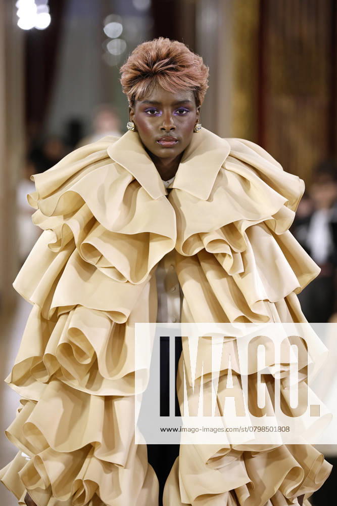 Viktor & Rolf Haute Couture spring summer 2025 Paris January 2025 Viktor & Rolf Haute Couture spring summer 2025 Paris January 2025, Credit:Zeppelin Avalon