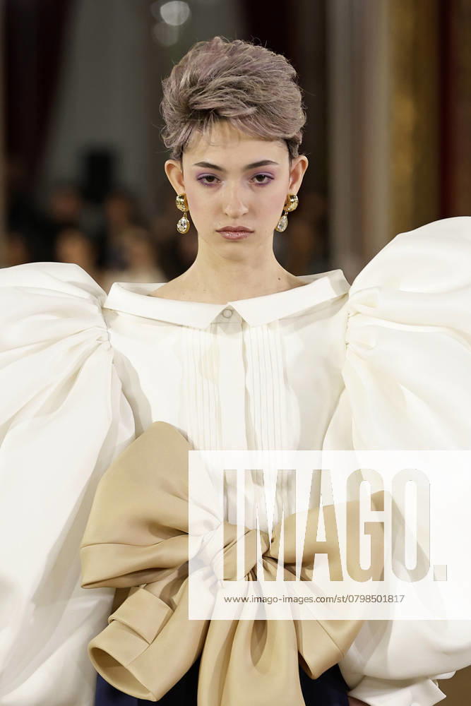 Viktor & Rolf Haute Couture spring summer 2025 Paris January 2025 Viktor & Rolf Haute Couture spring summer 2025 Paris January 2025, Credit:Zeppelin Avalon
