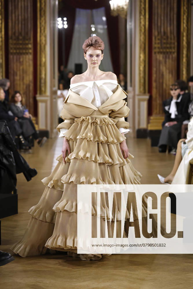 Viktor & Rolf Haute Couture spring summer 2025 Paris January 2025 Viktor & Rolf Haute Couture spring summer 2025 Paris January 2025, Credit:Zeppelin Avalon