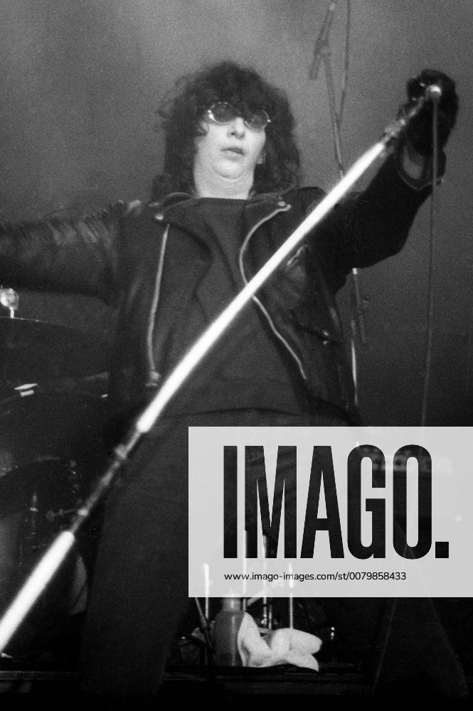 Joey Ramone von den Ramones live im Lyceum. London, 27.02.1985 Foto:xR.xKeuntjex xFuturexImage