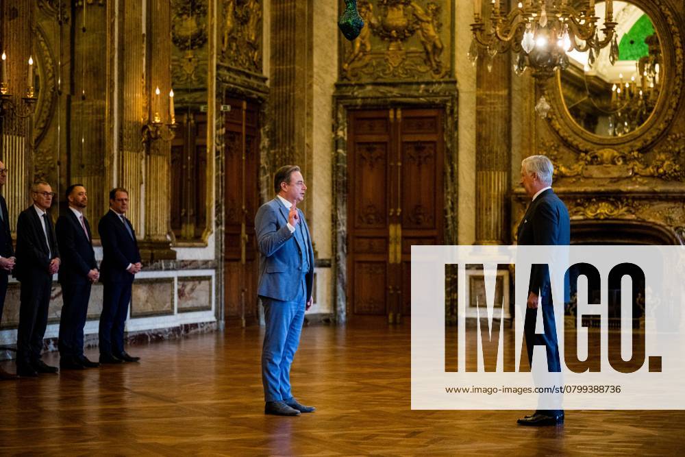 Prime Minister Bart De Wever and King Philippe - Filip of Belgium pictured during the oath ceremony of the new Prime Minister and members of the federal government at the Royal Palace, Monday 03 February 2025, in Brussels. Negotiators from the five parties that make up the Arizona coalition - the N-VA, MR, Engagà s, Vooruit and CD&V - reached a government agreement on Friday evening. JASPERxJACOBS 111702048