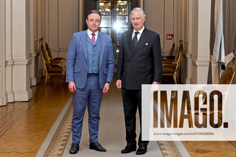Prime Minister Bart De Wever and King Philippe - Filip of Belgium pictured at the oath ceremony of the new Prime Minister and members of the federal government at the Royal Palace, Monday 03 February 2025, in Brussels. Negotiators from the five parties that make up the Arizona coalition - the N-VA, MR, EngagÃ s, Vooruit and CD&V - reached a government agreement on Friday evening. POOLxFREDERICxANDRIEU 111704447