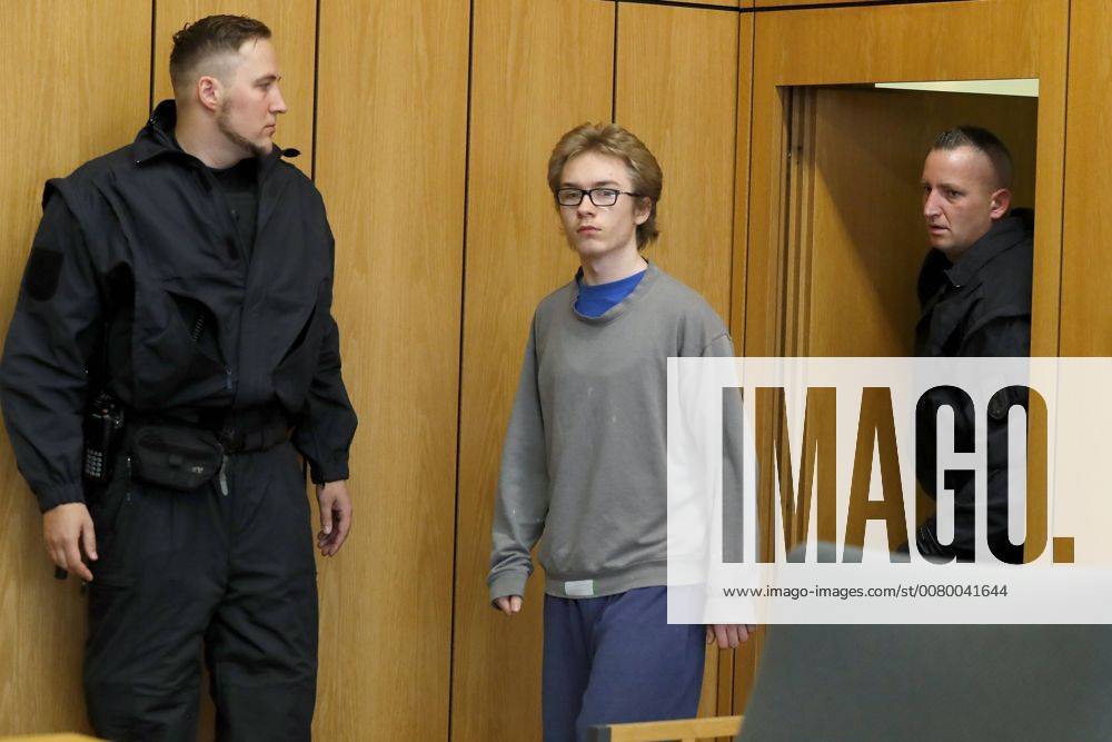 Defendant must not gepixelt will 08 09 2017 Bochum Process at District Court Bochum scarce four Months after the brutal Double murder from Herne has the Prosecutor Indictment against Marcel H here in Photo collected the to time of the crime 19 year old should the neunjaehrigen Jaden and a 22 year olds known killed have