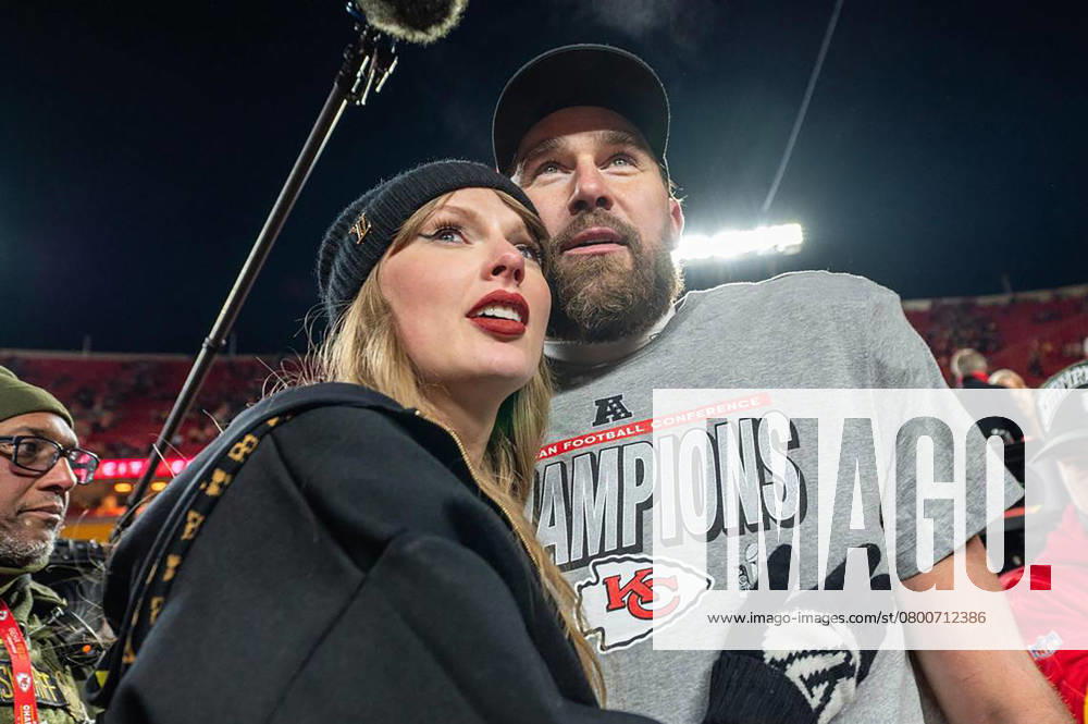 SPORTS-FBN-BIANCHI-COLUMN-KC Taylor Swift and Kansas City Chiefs tight end Travis Kelce (87) walk off the field after the trophy ceremony following the Chiefs 32-29 victory over the Buffalo Bills in the AFC Championship Game on Sunday, Jan. 26, 2025, at GEHA Field at Arrowhead Stadium. (Emily Curiel Kansas City Star TNS)