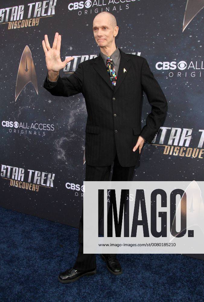 Star Trek : Discovery Premiere in Los Angeles September 19, 2017 - Los Angeles, CA, U.S. - 19 September 2017 - Hollywood, California - Doug Jones. Ã¢â‚¬ËœStar Trek: DiscoveryÃ¢â‚¬â ¢ Premiere held at the ArcLight Cinerama Done in Hollywood. Photo Credit: AdMedia Los Angeles U.S. - ZUMAa123 20170919_zaa_a123_089