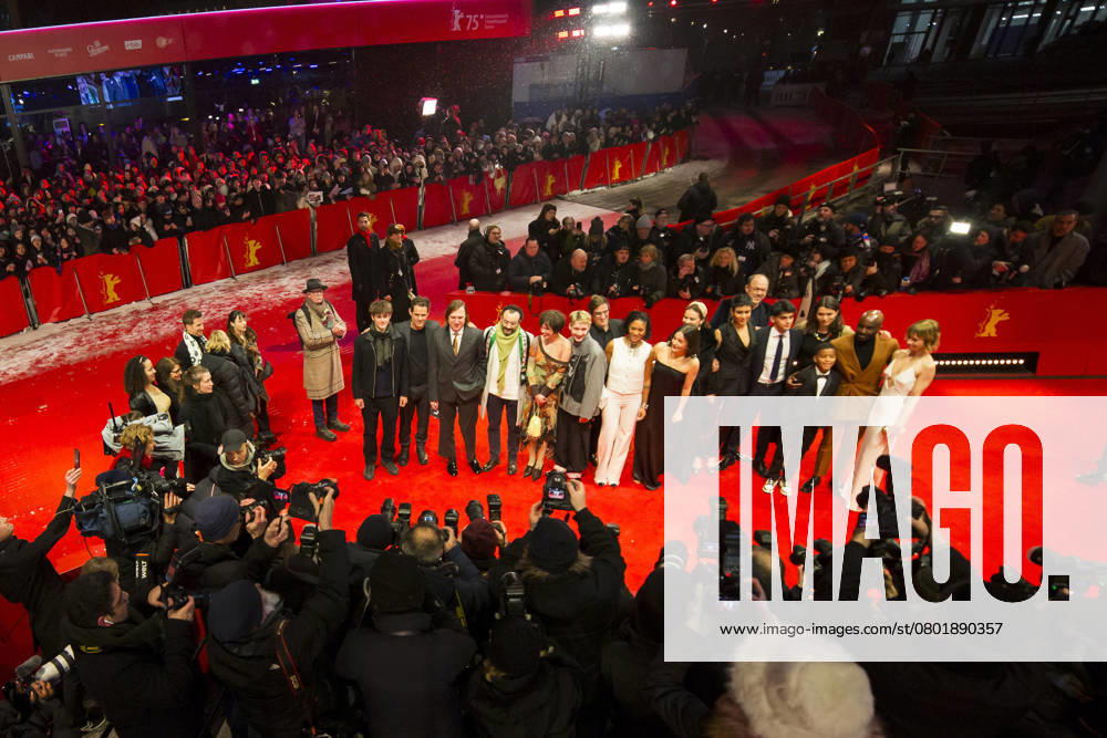 Berlinale, Opening at the Theater am Potsdamer Platz, Berlin, 13 02 2025 Cast of the film The Light on the Red Carpet at the opening film The Light of the 75th Berlinale at the Theater am Potsdamer Platz in Berlin on 13 02 2025 Berlin Theater am Potsdamer Platz