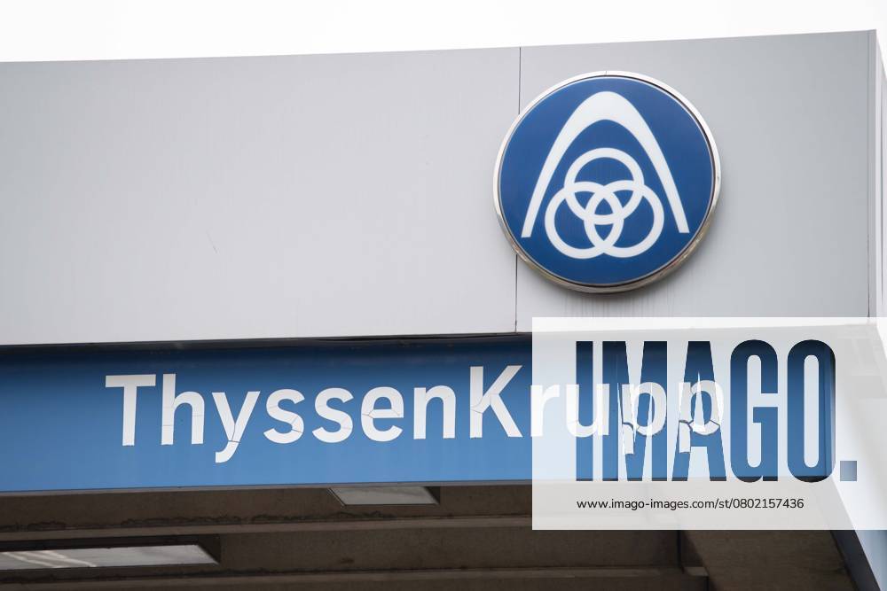 Company logo Thyssenkrupp at the factory gate, general, feature, border motif, symbol photo SPD chairman Lars Klingbeil visits ThyssenKrupp Steel Bochum, 14 02 2025,