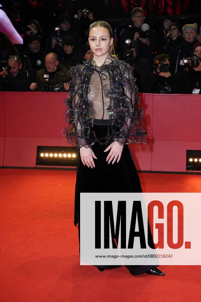 Julia Haller at the premiere of the feature film Like A Complete Unknown at the Berlinale 2025 75 Berlin International Film Festival in the Berlinale Palast Berlin, 14 02 2025 Foto:xT.xBartillax xFuturexImagex unknown_prem_5268