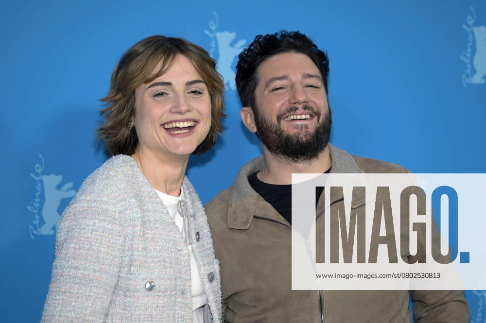 Mala Emde and John Magaro at the photocall for the feature film Köln 75 at the Berlinale 2025 75 Berlin International Film Festival at the Hotel Grand Hyatt Berlin, 15 02 2025 Foto:xC.xNiehausx xFuturexImagex koeln_5205