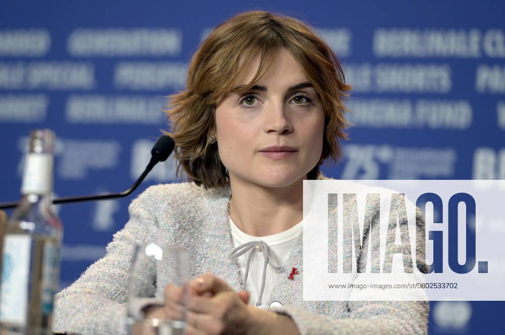 Mala Emde at the press conference for the feature film Köln 75 at the Berlinale 2025 75 Berlin International Film Festival at the Hotel Grand Hyatt Berlin, 15 02 2025 Foto:xC.xNiehausx xFuturexImagex koeln_5221