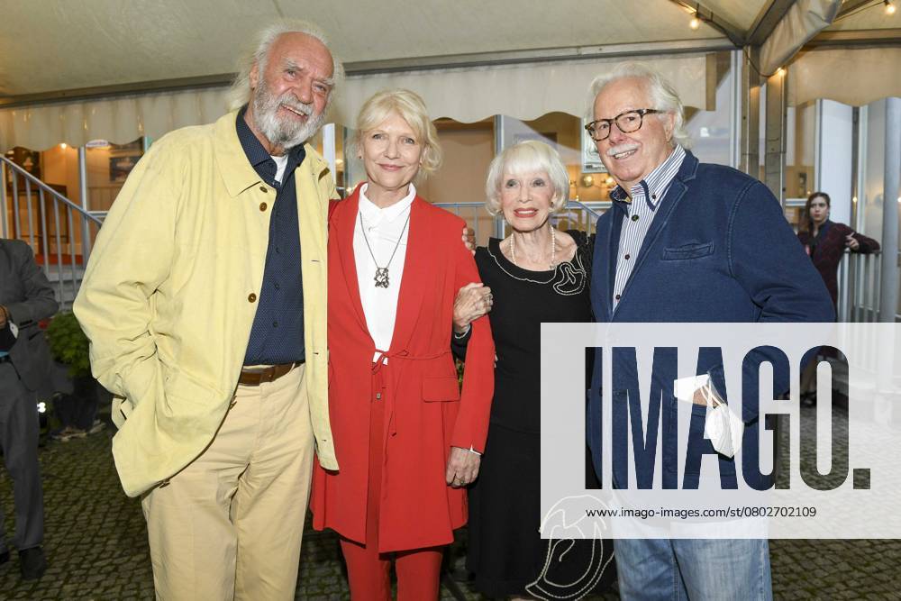 Achim Wolff, Rita Feldmeier, Anita Kupsch, Klaus Krahn at the Premiere from Things, the Me secure white on 04 September 2021 at Castle Park Theatre in Berlin