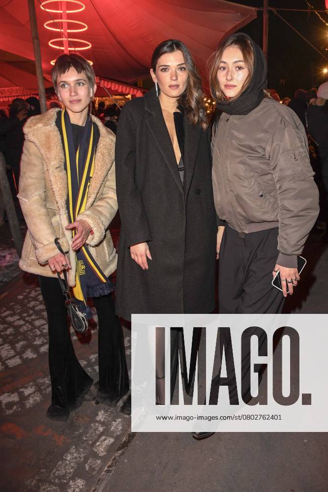 Anna Lena Schwing, Caroline Hartig and Emily Kusche Actors as guests at the Medienboard Party at Holzmarkt in Berlin at the 75th Berlin International Film Festival on 15 02 2025 in Berlin Berlin Germany