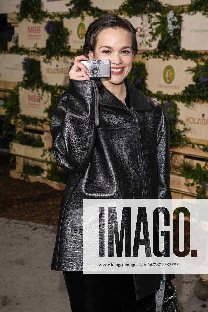 Emilia Schüle actress taking photos as a guest at the Medienboard Party at Holzmarkt in Berlin at the 75th Berlin International Film Festival on February 15, 2025 in Berlin Berlin Germany