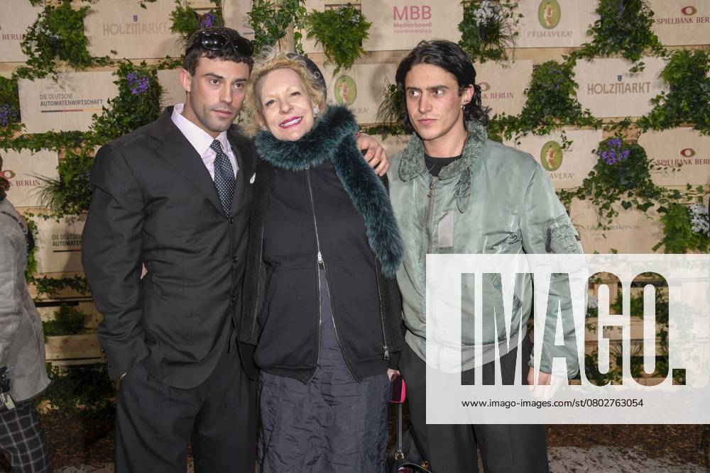 Leo Altaras, Sunnyi Melles and Aaron Altaras actors as guests at the Medienboard Party at Holzmarkt in Berlin at the 75th Berlin International Film Festival on 15 02 2025 in Berlin Berlin Germany