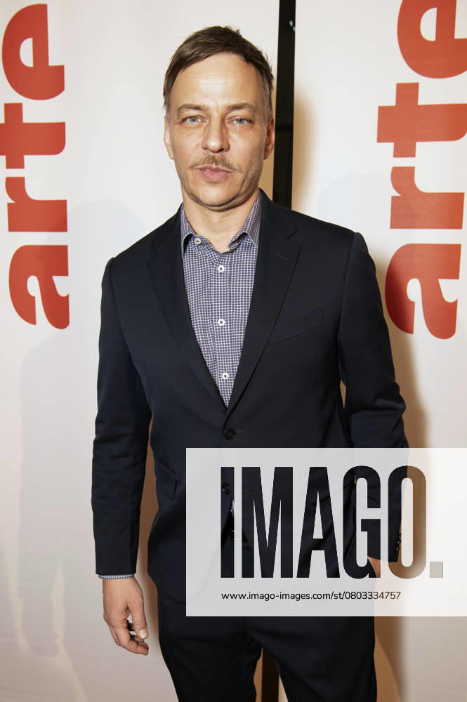 Tom Wlaschiha at the ARTE reception as part of the Berlinale 2025 at the Akademie der Künste on Pariser Platz Berlin, 17 02 2025 Foto:xJ.xKnowlesx xFuturexImagex arte_5217