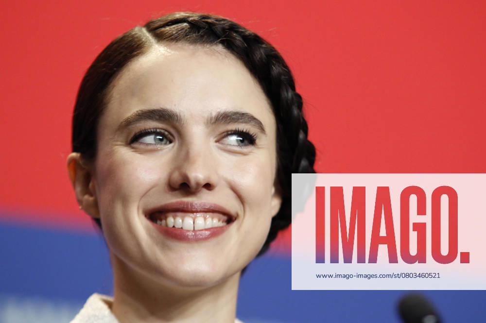 Margaret Qualley at the press conference for the feature film Blue Moon at the Berlinale 2025 75 Berlin International Film Festival at the Hotel Grand Hyatt Berlin, 18 02 2025 Foto:xC.xTamckex xFuturexImagex moon_5330