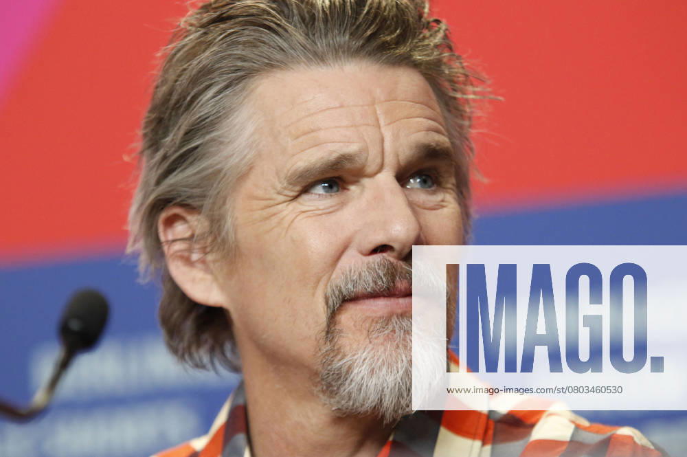 Ethan Hawke at the press conference for the movie Blue Moon at the Berlinale 2025 75 Berlin International Film Festival at the Hotel Grand Hyatt Berlin, 18 02 2025 Foto:xC.xTamckex xFuturexImagex moon_5334