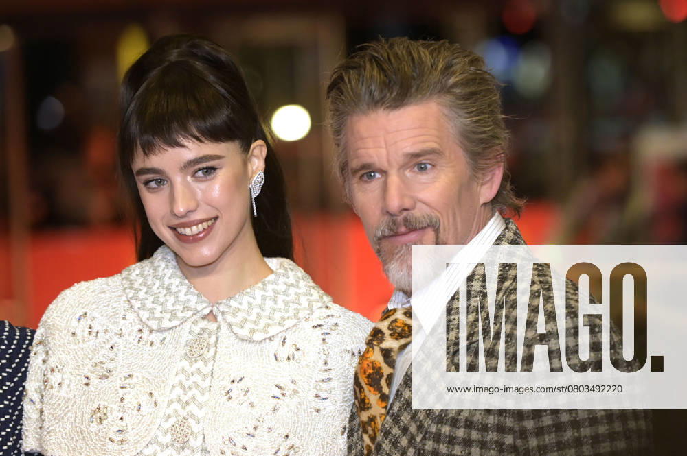 Margaret Qualley and Ethan Hawke at the premiere of the feature film Blue Moon at the Berlinale 2025 75 Berlin International Film Festival at the Berlinale Palast Berlin, 18 02 2025 Foto:xC.xNiehausx xFuturexImagex moon_prem_5277