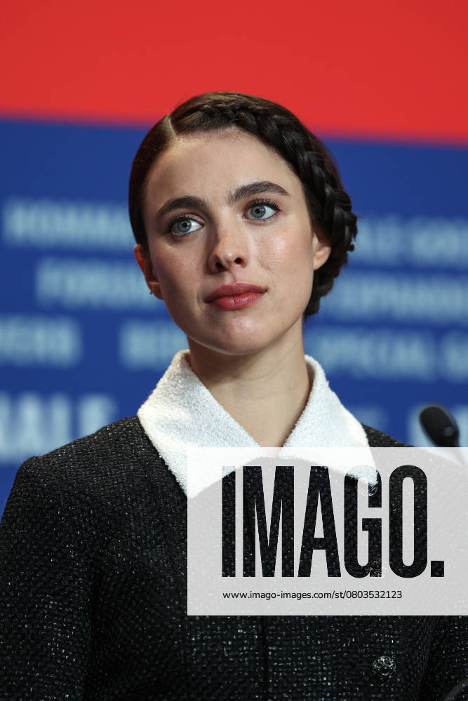 The 75th Berlinale Film Festival is taking place in Berlin from 13 to 23 February 2025. Actress Margaret Qualley answers journalists questions during a press conference Berlin Germany - ZUMAt227 20250218_zip_t227_009