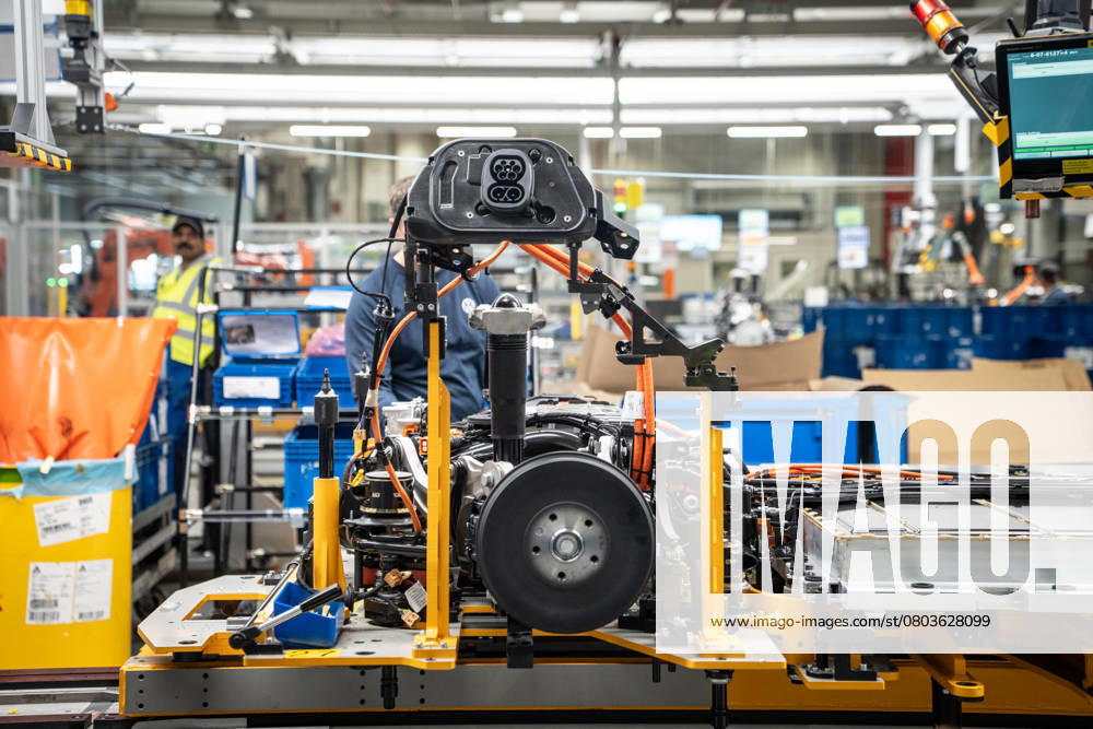 Combined production line for the ID 4 and ID 7 electric vehicles at the Volkswagen plant in Emden Combined production line for the ID 4 and ID 7 electric vehicles at the Volkswagen plant in Emden, Emden Lower Saxony Germany VW plant