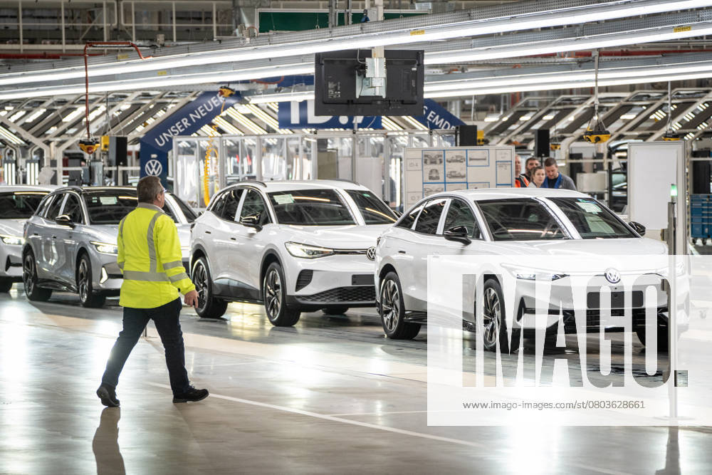 Combined production line for the ID 4 and ID 7 electric vehicles at the Volkswagen plant in Emden Combined production line for the ID 4 and ID 7 electric vehicles at the Volkswagen plant in Emden, Emden Lower Saxony Germany VW plant