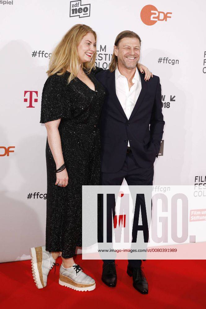 Sean Bean with Wife Ashley Moore at the award Ceremony the Film Festival Cologne Awards 2017 on the 27 Film Festival Cologne in Exchange Hall the IHK Cologne 06 10 2017 Foto:xC.xFuturexImage