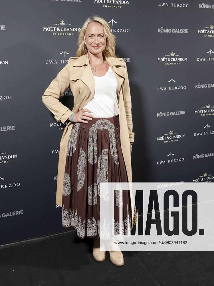 Berlin 02 07 2024 Fashion Week Ewa Herzog Eva Mona Rodekirchen to Guest at the Ewa Herzog Fashion Show in Frame the Berlin Fashion Week 2024 in the Koenig Gallery on 02 07 2024 Single image Single motif portrait format Full figure Berlin Germany