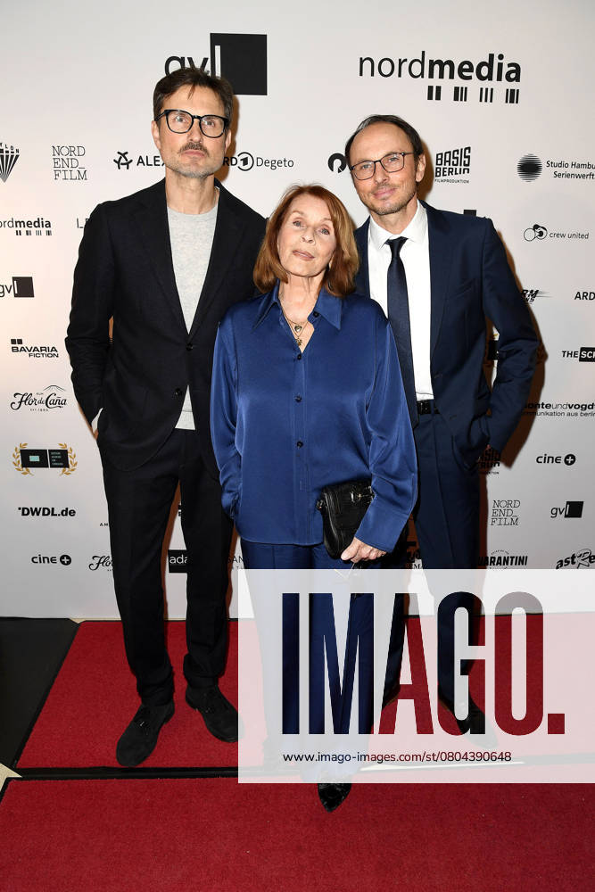 Simon Verhoeven, Senta Berger and Luca Verhoeven at the Daffne Award Ceremony of the German Academy for Television on 21 02 2025 in Berlin Daffne Award Ceremony 2025 in Berlin