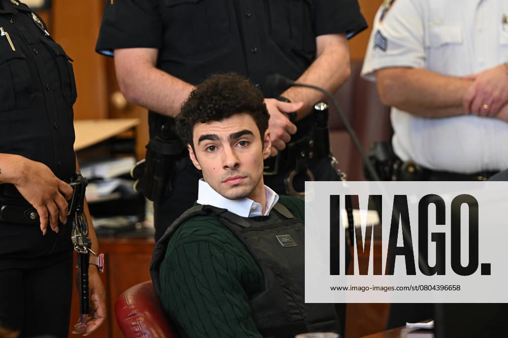 Luigi Mangione appears at State Supreme Court for a hearing on murder charges for killing UnitedHealthcare CEO Brian Thompson in New York City on Friday, February 21, 2025. Thompson was shot and killed in midtown Manhattan in a targeted attack as he was about to attend the company s annual investor conference. Pool photo by Curtis Means NYX20250221121 CurtisxMeans