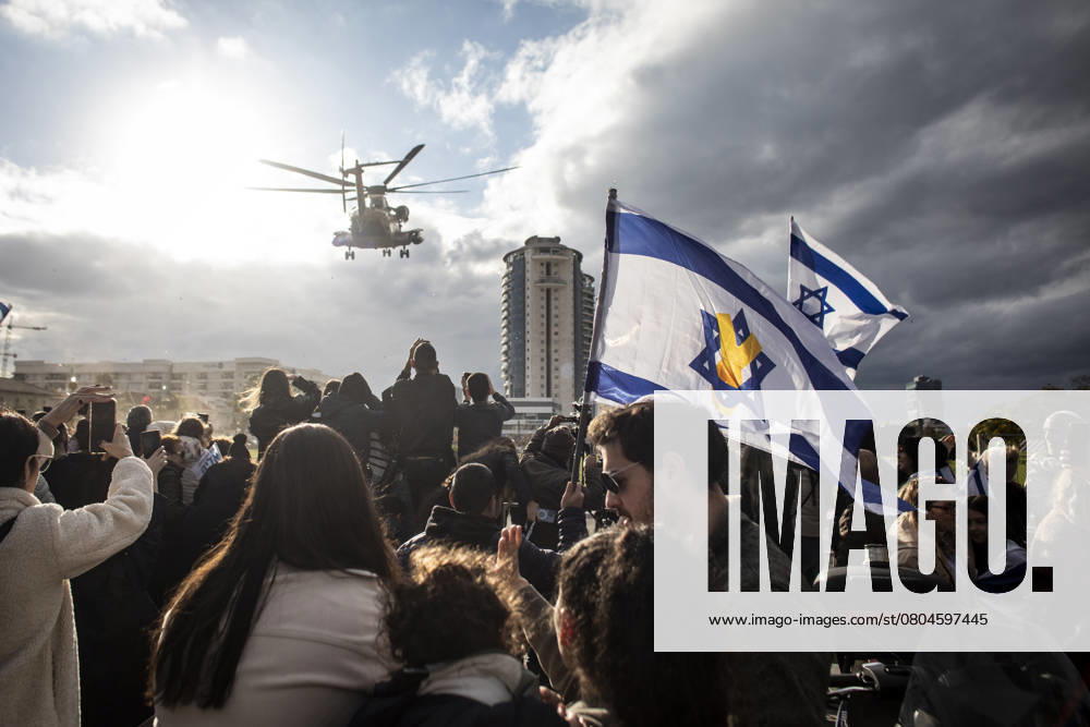 Arrivel of Omer Shem-Tov and Eliya Cohen to Hospital Well wishers and friends of Israeli released hostages Omer Shem-Tov and Eliya Cohen wave the Israeli flag as they land at Beilinson hospital in Petah Tikvah Saturday, Feb 22 2025. Hamas released six hostages Saturday. Israel is also set to free hundreds of Palestinian prisoners in line with the ceasefire deal. Eliya Cohen, Omer Shem Tov and Omer Wenkert, Tal Shoham, Hisham al-Sayed and Avera Mengistu. Photo by Eyal Warshavsky. Petah Tikvah Israel