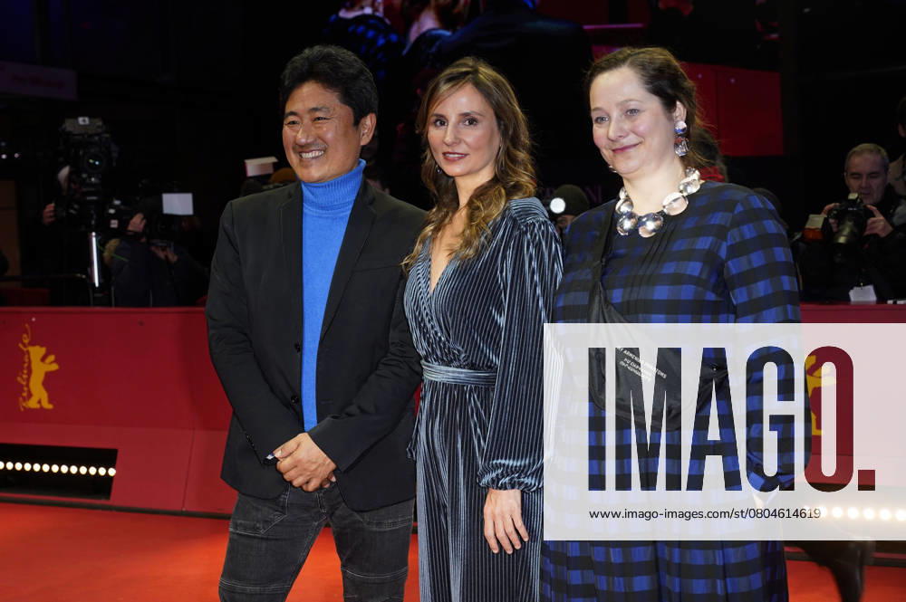 Kazuhiro Soda, Petra Costa and Lea Glob at the Closing Ceremony with Award Ceremony at the Berlinale 2025 75 Berlin International Film Festival in the Berlinale Palast Berlin, 22 02 2025 Foto:xT.xBartillax xFuturexImagex closing_berlinale_5235