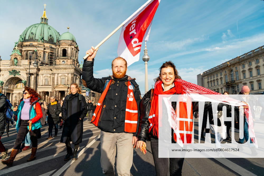 Culture cuts lead to joint demo Culture cuts lead to joint demo by Verdi GEW and cultural workers in front of the Rotes Rathaus on 22 February 2025 in Berlin